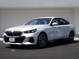 BMW 5シリーズ 523d xドライブ Mスポーツ ディーゼルターボ 4WD 全周囲カメラ　19AW　シートヒーター