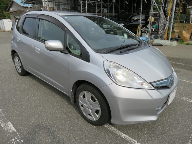 2025年自動車税込み　総額32万円　ハイブリッドです。一年間保証付きです♪