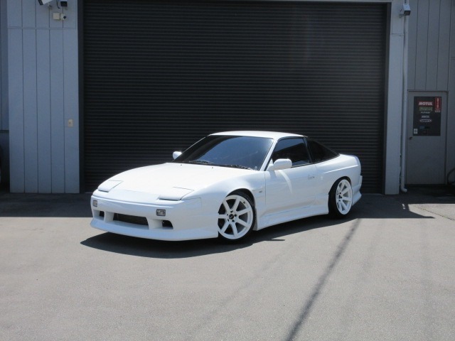 180SXタイプX純正5速MT・純正ターボ入庫しました！　新品パーツ多数！　純正同色カラー（白）全塗装済みでとてもキレイな一台です！！　ドリフトから街乗りまで！　当店オススメの一台です！