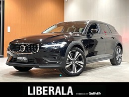 ボルボ V60クロスカントリー アルティメット B5 AWD 4WD SR 黒革 harman/kardonサラウンド 禁煙車