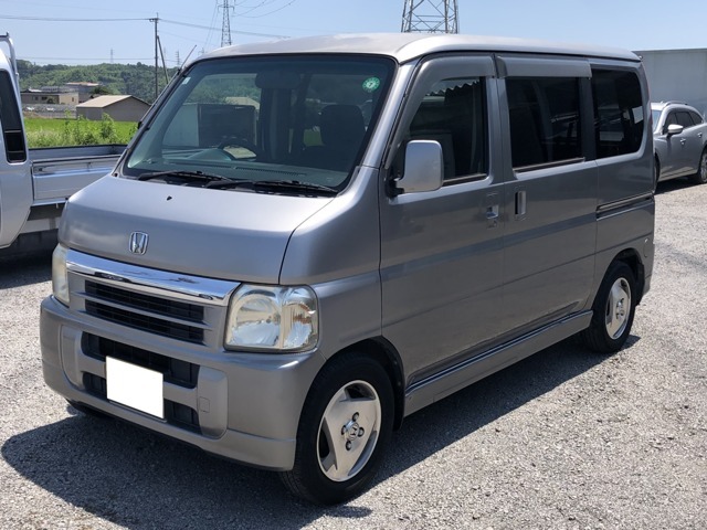 5速マニュアルのバモス入荷しました。格安のため早い者勝ちの1台です。現車のご確認やご試乗などカーセンサー見たとお気軽にお問い合わせください(^^♪