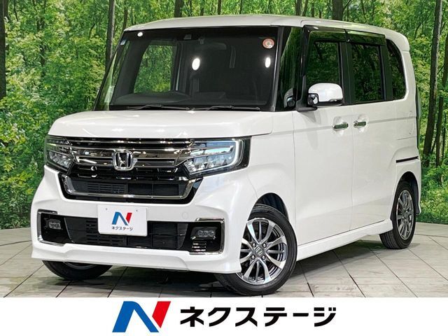 禁煙車　純正ナビ　衝突軽減装置　両側電動ドア　レーダークルーズ　コーナー