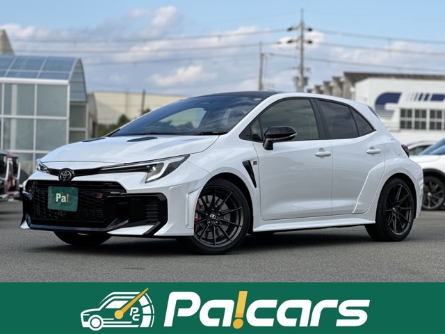 ◎メーカーオプション：スポーツPKG(レッドシートベルト・レッドアクセントシート＆ステアリング＆シフト他)/8インチディスプレイオーディオプラス(ナビ・JBLサウンド・置くだけ充電・ETC2.0)/シートヒーター