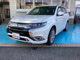 三菱 アウトランダーPHEV 2.4 G 4WD 