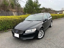 ボルボ V70 T4 SE ワンオーナー 黒革シート フル装備　禁煙車