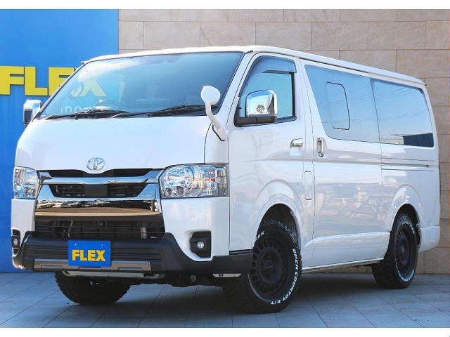 ハイエース長野店までお問合せお待ちしております！ ハイエースバンS-GLダークプライムIIディーゼルターボ4WD！ベッドキット付のお得な1台！