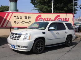キャデラック エスカレード ラグジュアリー　AWD 