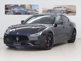 マセラティ ギブリ トロフェオ 認定保証2年付　サンルーフ