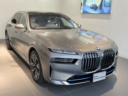 BMW i7 xドライブ60 エクセレンス 4WD リアコンフォートP　全方位カメラ