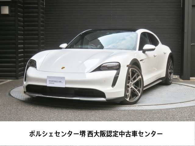 MY2024　タイカンクロスツーリスモ　外装色：ホワイト　走行距離：7，000Km　新車時オプション価格：￥4，037，000
