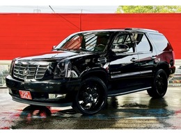 キャデラック エスカレード AWD 4WD 三井物産ディーラー車・ナビ・Bカメ・ETC
