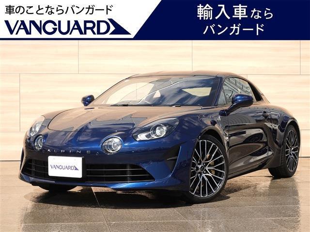 アルピーヌA110【GT】が入庫☆アルミニウム製ボディの軽量構造に加え300PSを発揮する1.8L直列4気筒ターボエンジン搭載☆革仕上げのシートに・Focal製オーディオ等装備で走る喜びを体感できます