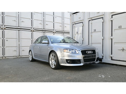 アウディ RS4 4.2 4WD 
