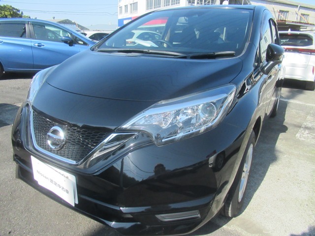 お客さまの安心安全で楽しいカーライフをお過ごしいただけるように、商品とサービスをご提供いたします。