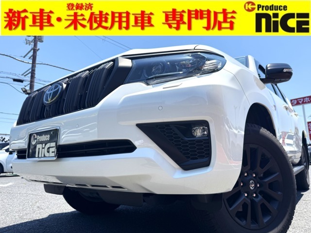 トヨタ純正9インチメーカーナビ！マットブラック塗装グリル！パノラミックビューモニター！18インチアルミホイール！寒冷地仕様！LEDヘッドライト！ETC2.0！3列シート！