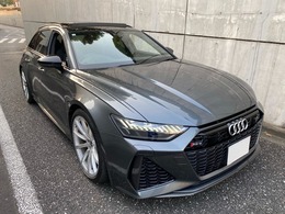 アウディ RS6アバント エアサスペンション装着車 4WD パノラマサンルーフ