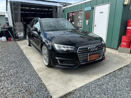 アウディ A4アバント 2.0 TFSI クワトロ Sラインパッケージ 4WD 