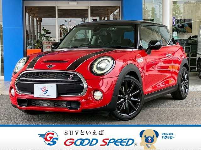 H31年式MINI3ドアクーパーS入庫！希少なチリレッド！お問い合わせは、052-773-4092後藤まで！ 6速MT車両　純正ナビ　バックカメラ　アダクティブクルーズコントロール　ミラーETC　コンフォートアクセス　衝突軽減