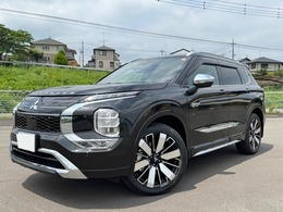 三菱 アウトランダー PHEV 2.4 P エグゼクティブ パッケージ 4WD OPカラー　サンルーフ　エレガントPKG