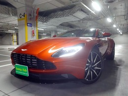 アストンマーティン DB11 V8 ベンチレーションヘッドレストロゴステッチ