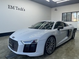 アウディ R8 V10プラス 5.2 FSI クワトロ 4WD 