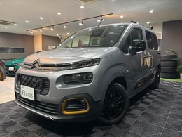 シトロエン ベルランゴ サーフエディション バイ リップカール ディーゼルターボ 特別仕様車　後席モニター