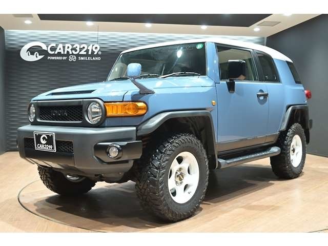 アウトドアと空の青さとスモーキーブルー☆FJクルーザー☆オフロードパッケージ☆カスタム☆リフトアップ☆入庫しました！