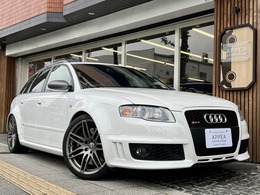 アウディ RS4アバント 4.2 ホワイトスタイルリミテッド 4WD 特別仕様限定D車 右H/6MT OPソーラーSR DRC