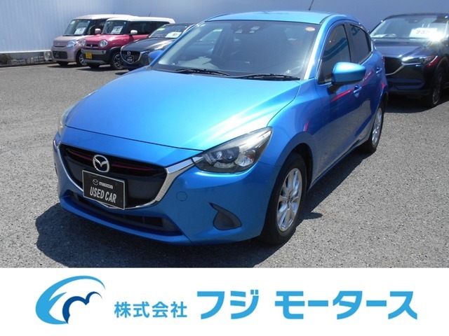 青い車体が爽やかなマツダのデミオの御紹介です！
