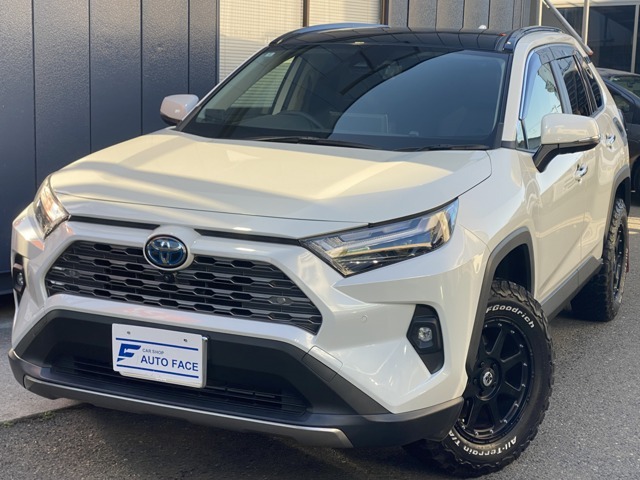 ★人気のSUV★RAV4ハイブリッド入庫です★ローン審査に自信あり★軽自動車、コンパクトカー、人気車種のプリウス、アルファード、ハスラーなど多数取り扱い★自社ローン、自社リース取扱★全国納車対応です★