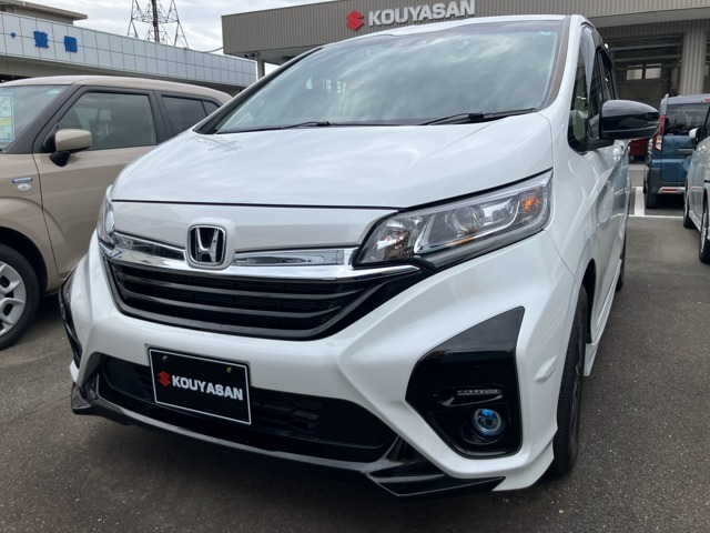 3列シート☆大人数でも安心！ USB　盗難防止システム　衝突安全ボディ　ABS　ESC　エアコン