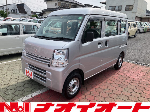この度はナオイオートの在庫をご覧になっていただきありがとうございます！当社は茨城県内に19店舗の営業所を構えております！点検整備・鈑金お車のことは全てナオイオートにお任せください！女性のお客様も大歓迎♪