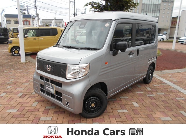 当社元試乗車　急速充電ポート　純正8インチナビ　バックカメラ　フルセグTV　シートヒーター　ETC