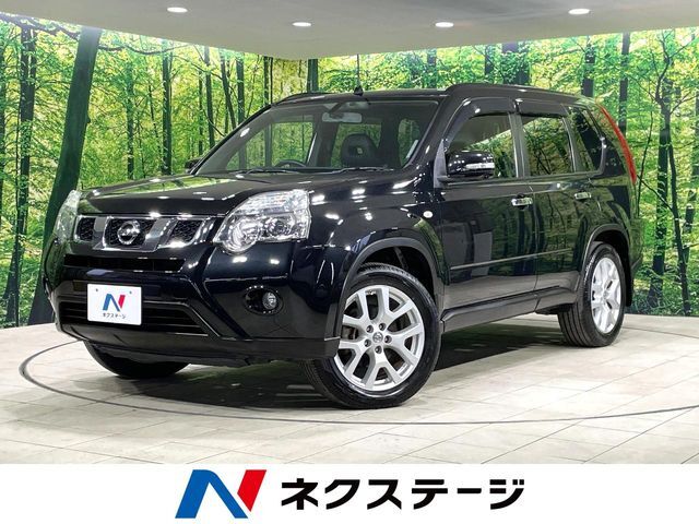 4WD　純正ナビ　バックカメラ　禁煙車　シートヒーター　ルーフレール