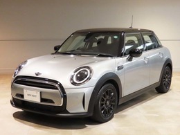 ミニ ミニ クーパーD 5ドア プレミアムプラスパッケージ DCT 認定中古車輌　禁煙使用ワンオーナー記録簿