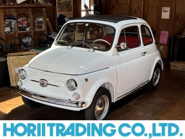 ピカピカの1967年式チンクエチェントが入庫しました。2021年国内登録。