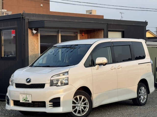 当社の車両をご覧いただき、ありがとうございます！秋田市土崎に新しくオープンした中古車販売店Car　rhythm（カーリズム）です！