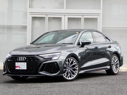 アウディ RS3セダン 2.5 4WD B＆O　ダンピングサス　レザー　マトリクス