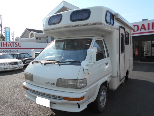 自社工場完備。お車購入後のメンテナンスも承っております☆アフターも当店にお任せ！！