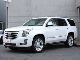 キャデラック エスカレード プラチナム 4WD ディーラー車　前後ドラレコ　ナビ　TV