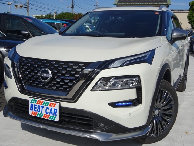 サンルーフ＋本革　＋ナビの3点セット！輝くブリリアントホワイトパール3コートパール！至れり尽くせり装備の付いた非常に状態の良い1台！