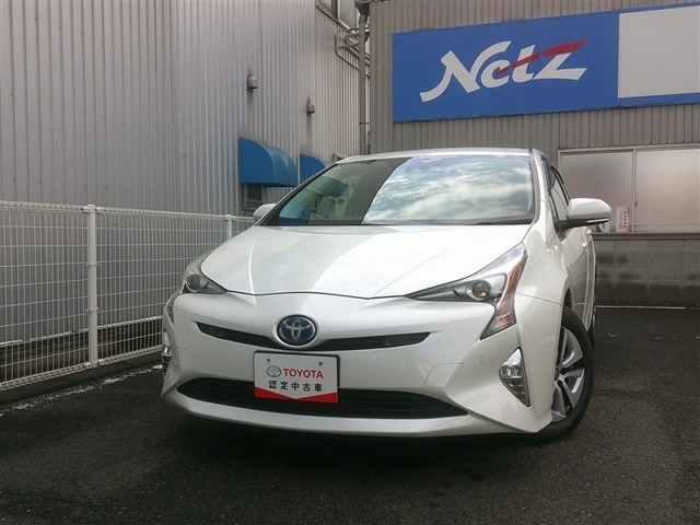 プリウス入庫しました！！