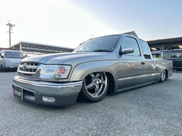 トヨタ ハイラックス スポーツピックアップ 2.0 エクストラキャブ 標準ボディ エアサス　チャネリング公認車
