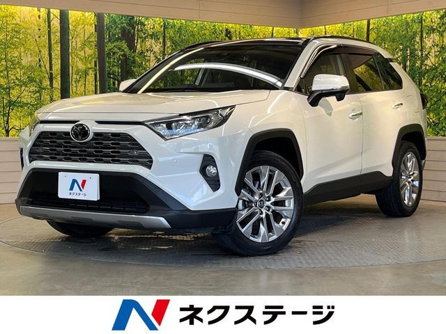 4WD　サンルーフ　純正SDナビ　バックカメラ　衝突被害軽減システム