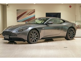 アストンマーティン DB11 5.2V12最終モデル 