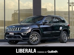 ジープ グランドチェロキー リミテッド (エアサスペンション無し仕様) 4WD 黒革シート シートベンチレーション 衝突軽