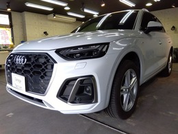 アウディ Q5 40 TDI クワトロ Sライン ディーゼルターボ 4WD 電動シート シートヒーター 障害物センサー