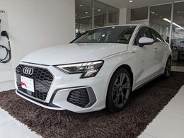 アウディ A3セダン 40 TFSI クワトロ Sライン 4WD 元デモカー フルレザー 禁煙車 カープレイ