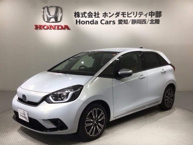 全国納車可 第三者機関証明書付 Honda SENSING ナビVXU-215FTI フルセグ Rカメラ CD録音 BTオーディオ DVD ドラレコ ETC装備のフィット e:HEVリュクス入庫！