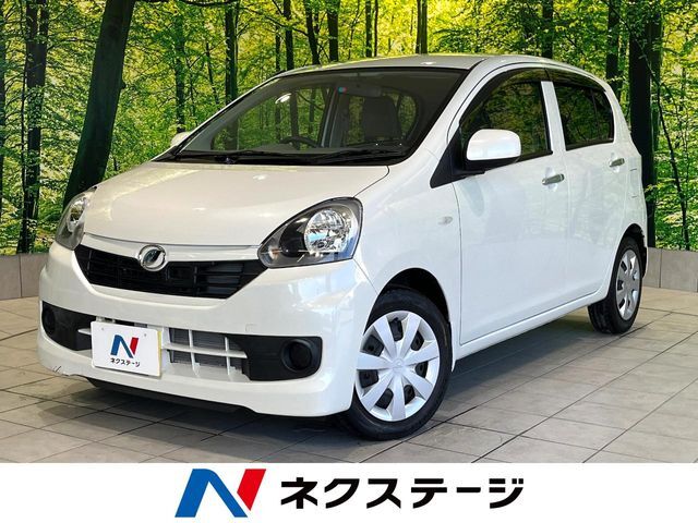 衝突軽減装置　禁煙車　CDオーディオ　キーレス　アイドリングストップ